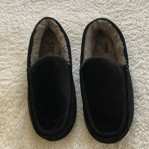 UGG men’s Ascot slippers, black corduroy - never worn